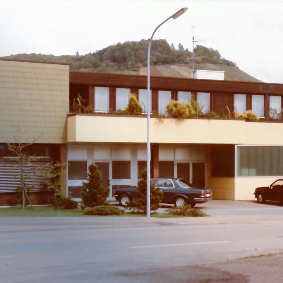 1972 bis 1982 neues Firmengebaeude in Korb
